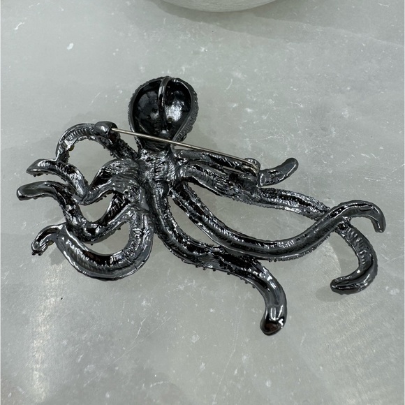 2/$15 Sparkly Octopus Pin Brooch - Picture 4 of 6
